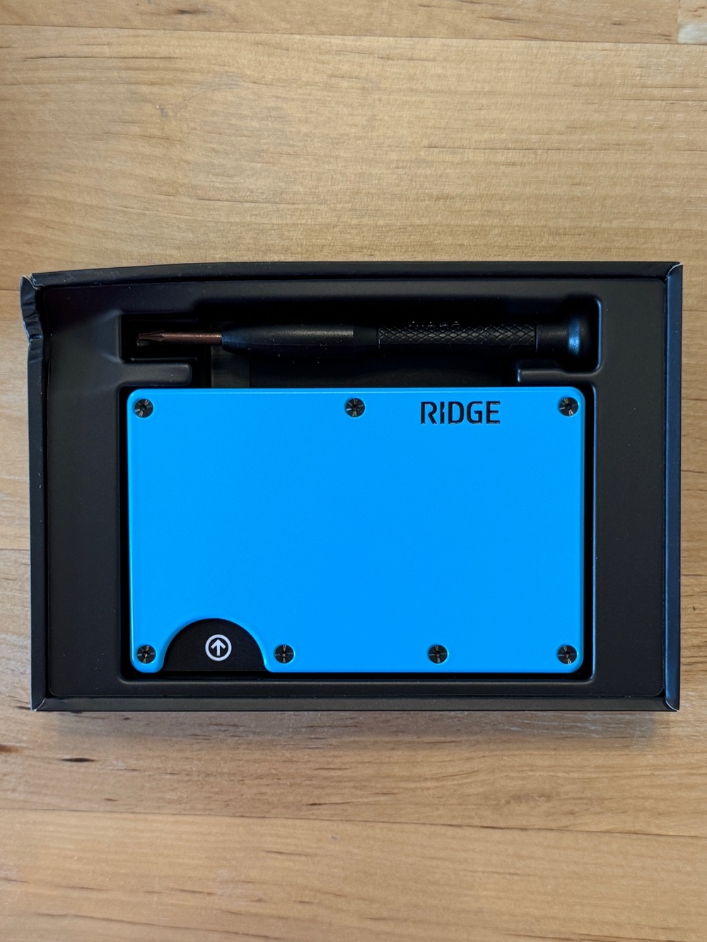 Ridge Wallet with Cash Strap